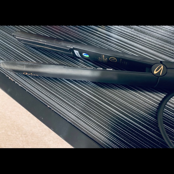 Aria flat iron